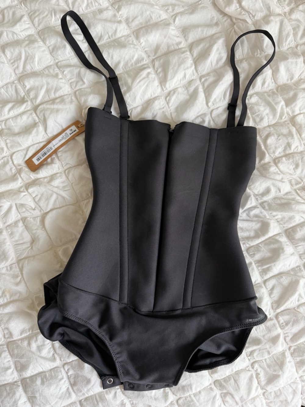 SKIMS Body Core Sculpt Waist Cincher Butt Lifting Brief Black
Onyx Small NEW